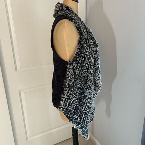 Bagatelle Faux Fur Gray Vest - Picture 2 of 5